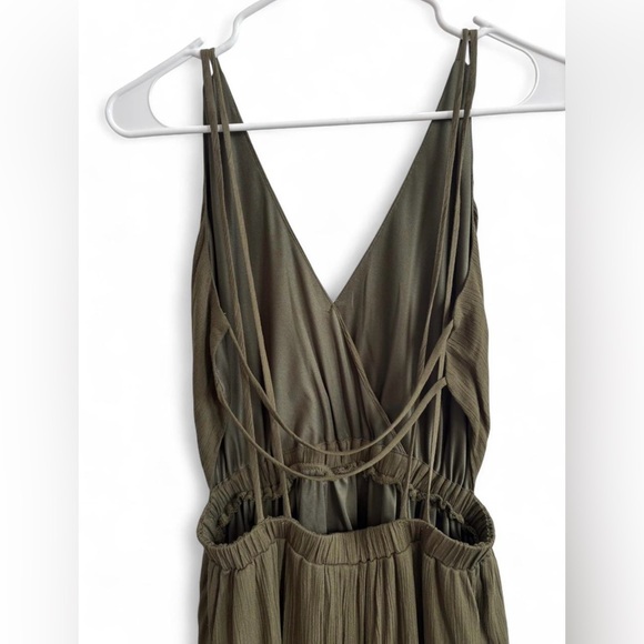 NWT Women's Lost in Paradise Olive Green Maxi Dress Size Medium‎ Strappy Boho - Picture 7 of 8